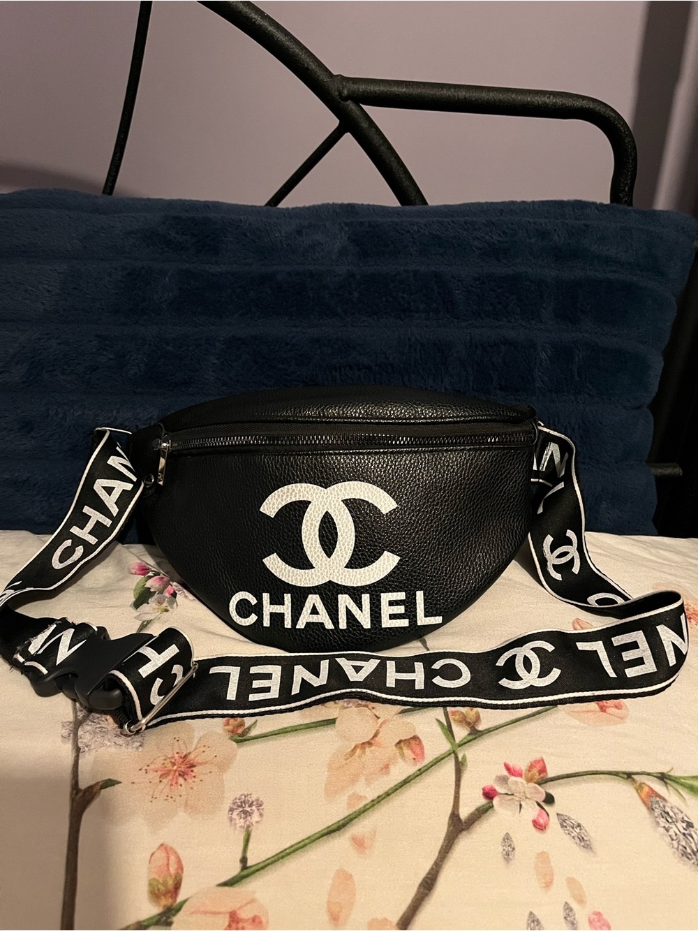 🖤CHANEL Logo Belt Bag🤍